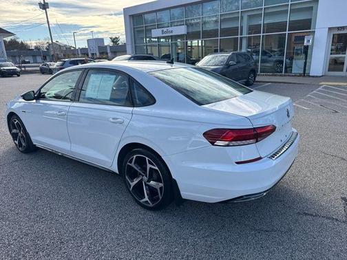 2020 Volkswagen Passat 2.0T R-Line