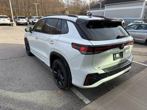 2026 Volkswagen Tiguan 2.0T SE R-Line Black 4MOTION