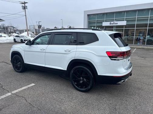 2024 Volkswagen Atlas 2.0T SE w/Technology 4MOTION