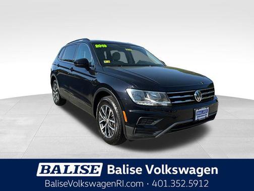 Deep Black Pearl 2019 Volkswagen Tiguan 2.0T SE 4MOTION