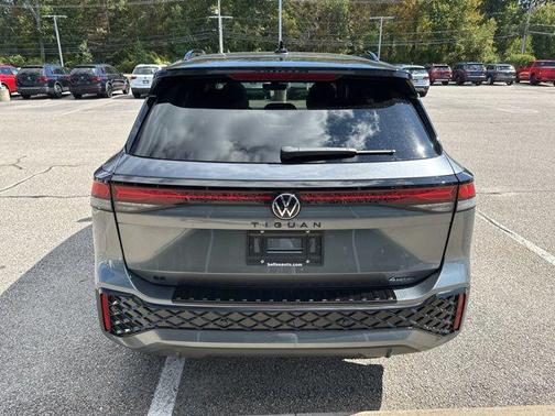 2025 Volkswagen Tiguan 2.0T SE R-Line Black 4MOTION