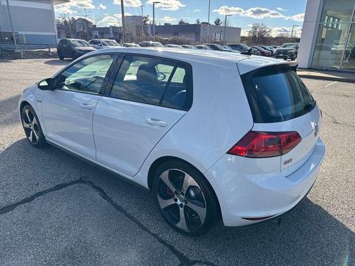 2017 Volkswagen Golf GTI 2.0T SE 4-Door