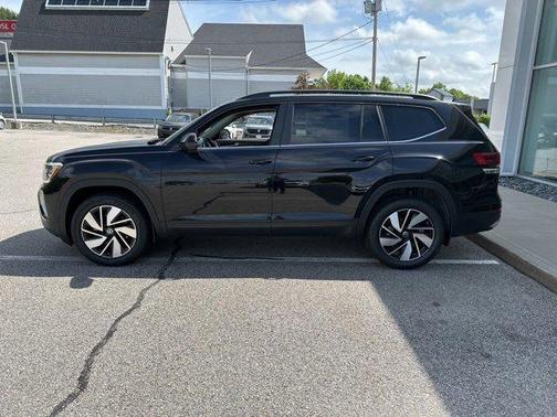 2025 Volkswagen Atlas 2.0T SE w/Technology 4MOTION