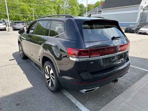 2025 Volkswagen Atlas 2.0T SE w/Technology 4MOTION