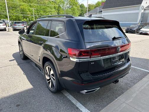 2025 Volkswagen Atlas 2.0T SE w/Technology 4MOTION