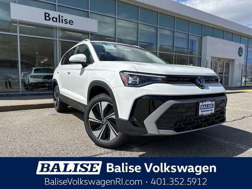 Pure White 2026 Volkswagen Taos SE