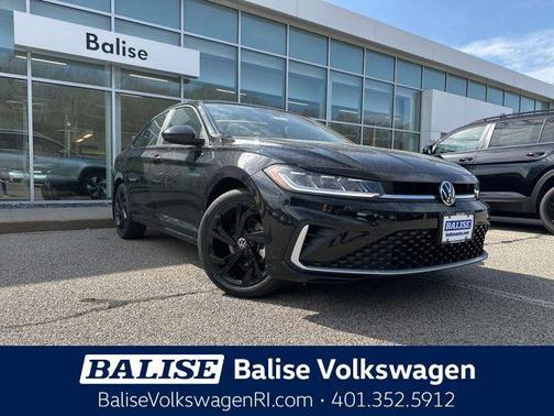Deep Black Pearl 2026 Volkswagen Jetta 1.4T SE