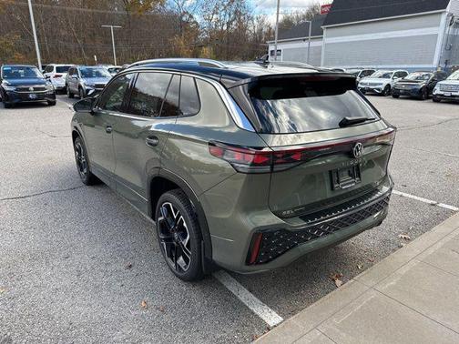 2026 Volkswagen Tiguan 2.0T SEL R-Line 4MOTION