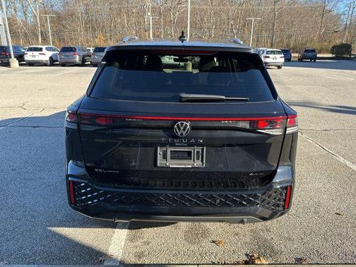 2026 Volkswagen Tiguan 2.0T SEL R-Line 4MOTION