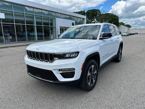 Bright White Clearcoat 2023 Jeep Grand Cherokee 4xe Base