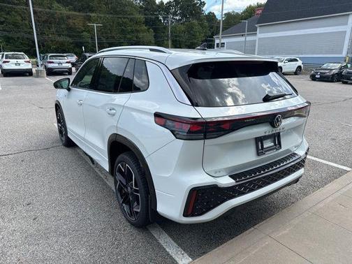 2025 Volkswagen Tiguan 2.0T SEL R-Line 4MOTION