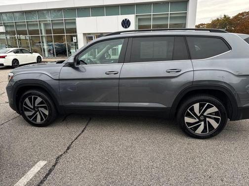 2025 Volkswagen Atlas 2.0T SE w/Technology 4MOTION