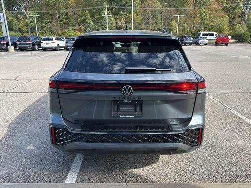 2025 Volkswagen Tiguan 2.0T SE R-Line Black 4MOTION