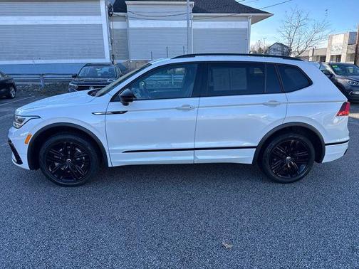 2022 Volkswagen Tiguan 2.0T SE R-Line Black 4MOTION