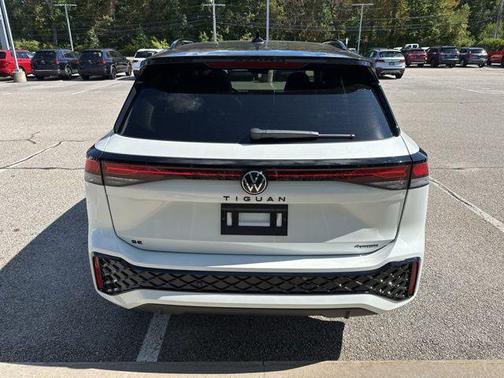 2025 Volkswagen Tiguan 2.0T SE R-Line Black 4MOTION