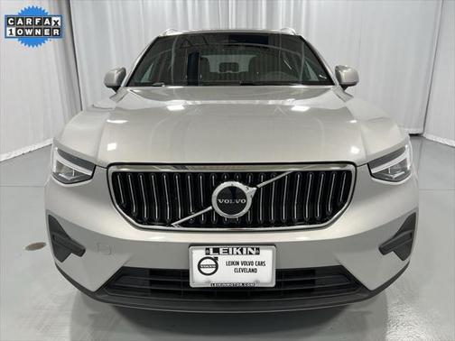 2025 Volvo XC40 B5 Core Bright Theme