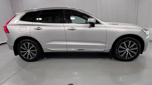 Bright Silver Metallic 2020 Volvo XC60 T5 Inscription