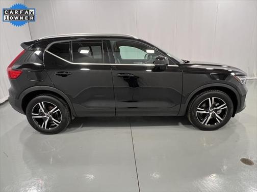 2025 Volvo XC40 B5 Core Bright Theme