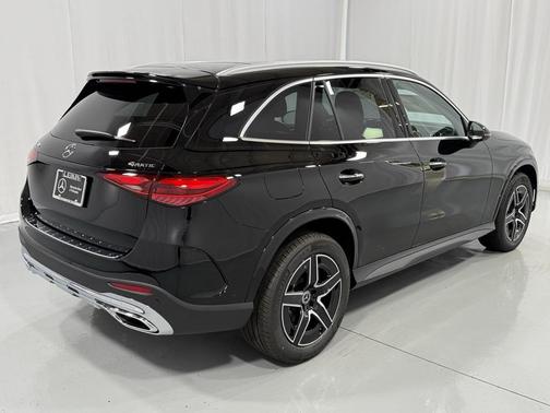 2026 Mercedes-Benz GLC 300 4MATIC