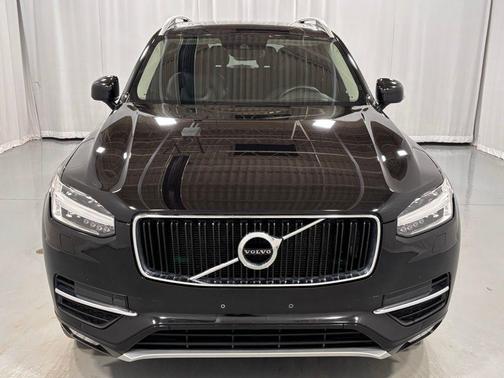 2018 Volvo XC90 T6 Momentum