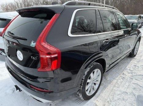 2018 Volvo XC90 T6 Momentum