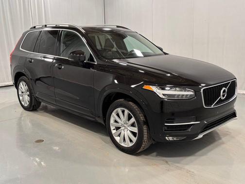 2018 Volvo XC90 T6 Momentum