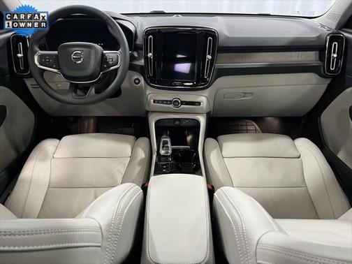 2023 Volvo XC40 B5 Plus Dark Theme