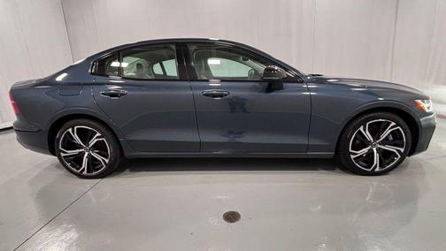 Denim Blue Metallic 2024 Volvo S60 B5 Core Dark Theme