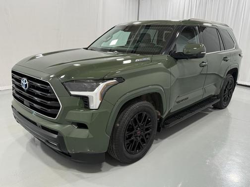 2023 Toyota Sequoia SR5