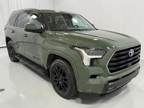 2023 Toyota Sequoia SR5