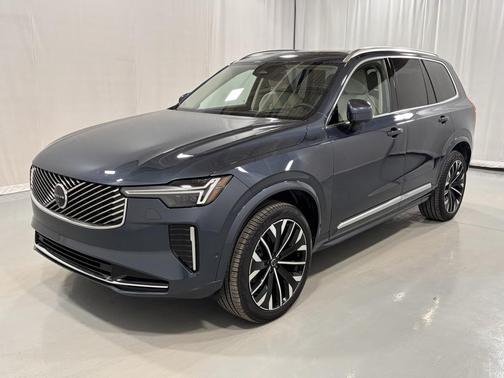 2025 Volvo XC90 B6 Ultra