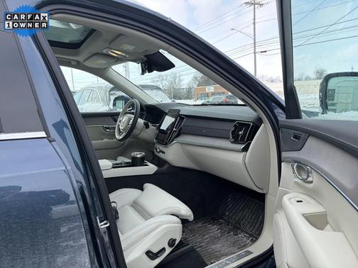 2025 Volvo XC90 B6 Ultra