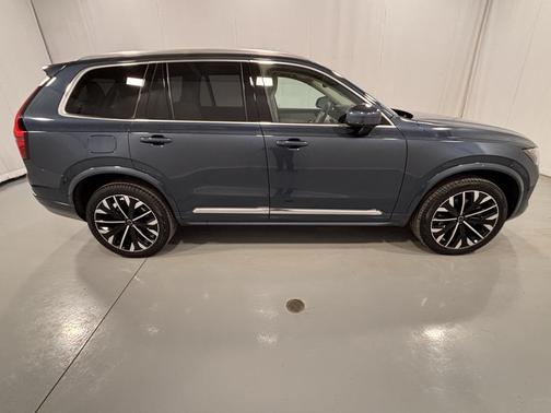 2025 Volvo XC90 B6 Ultra