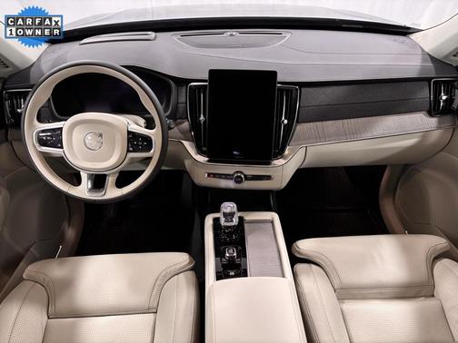 2025 Volvo XC90 B6 Ultra