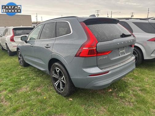2022 Volvo XC60 B5 Momentum