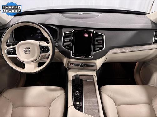 2023 Volvo XC90 B5 Plus