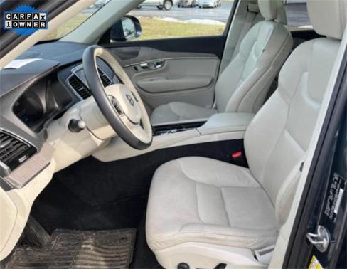 2023 Volvo XC90 B5 Plus