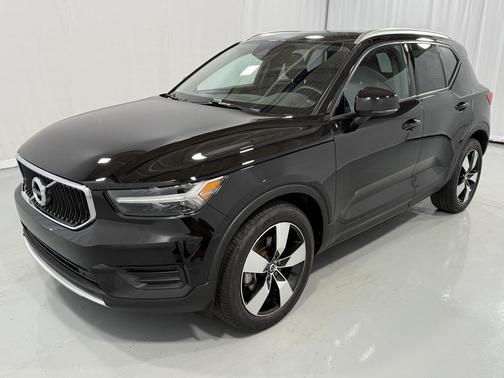 2020 Volvo XC40 T5 Momentum