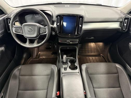 2020 Volvo XC40 T5 Momentum