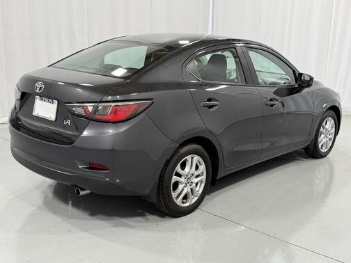 2017 Toyota Yaris iA Base