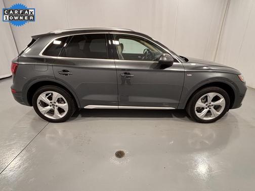 2022 Audi Q5 45 S line Premium Plus