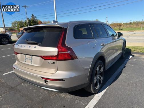 2023 Volvo V60 Cross Country B5 Plus