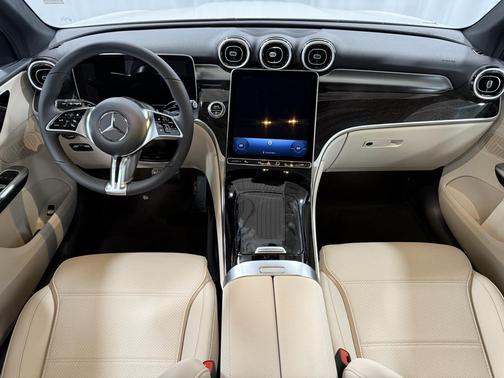 2025 Mercedes-Benz GLC 300 4MATIC