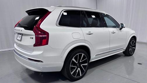 Crystal White Metallic 2024 Volvo XC90 B5 Plus Bright Theme