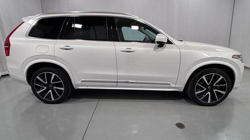 Crystal White Metallic 2024 Volvo XC90 B5 Plus Bright Theme
