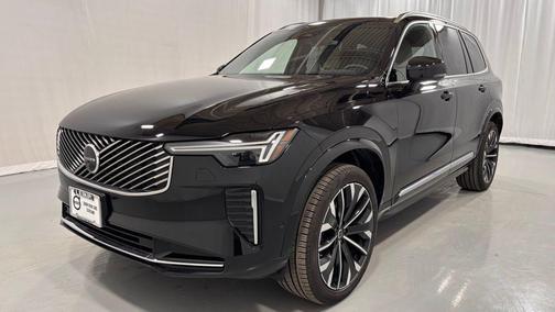 2025 Volvo XC90 B5 Plus 7-Seater