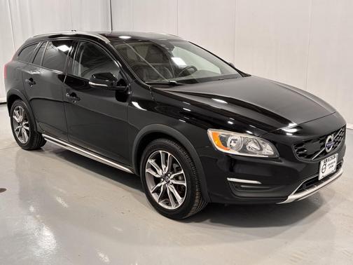2016 Volvo V60 Cross Country T5