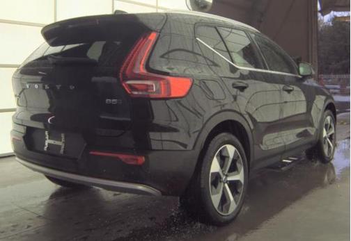 2025 Volvo XC40 B5 Plus Bright Theme