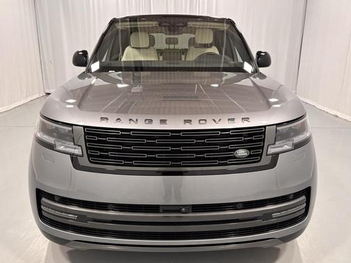 2025 Land Rover Range Rover P400 SE