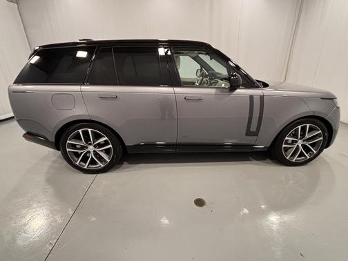 2025 Land Rover Range Rover P400 SE